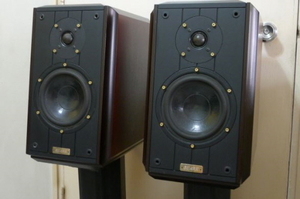 루악(Ruark) 이쿼녹스(Equinox)