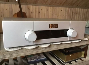 골드문트(GoldMund) 텔로스(Telos) 390.2D 인티앰프