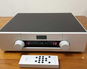 골드문트(GoldMund) 텔로스(Telos) 390D 인티앰프