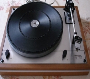 토렌스(Thorens) TD166 Turntable