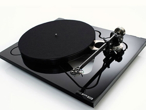 레가(Rega) 플래너(Planar) P8