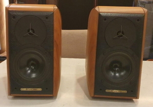 소너스파베르(Sonus Faber) 시그넘(Signum) 북셀프 스피커