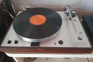 럭스만(Luxman) PD270 턴테이블
