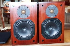 모니터오디오(Monitor Audio) MA700 골드(Gold) 북쉘프 스피커